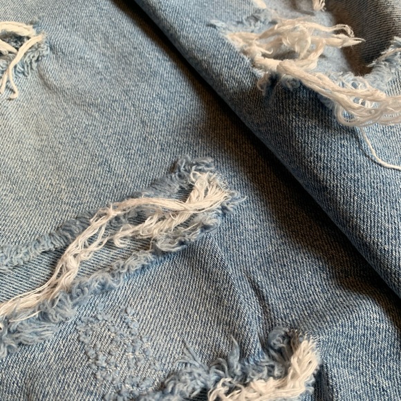 American Eagle Boyfriend Jeans - Picture 3 of 4